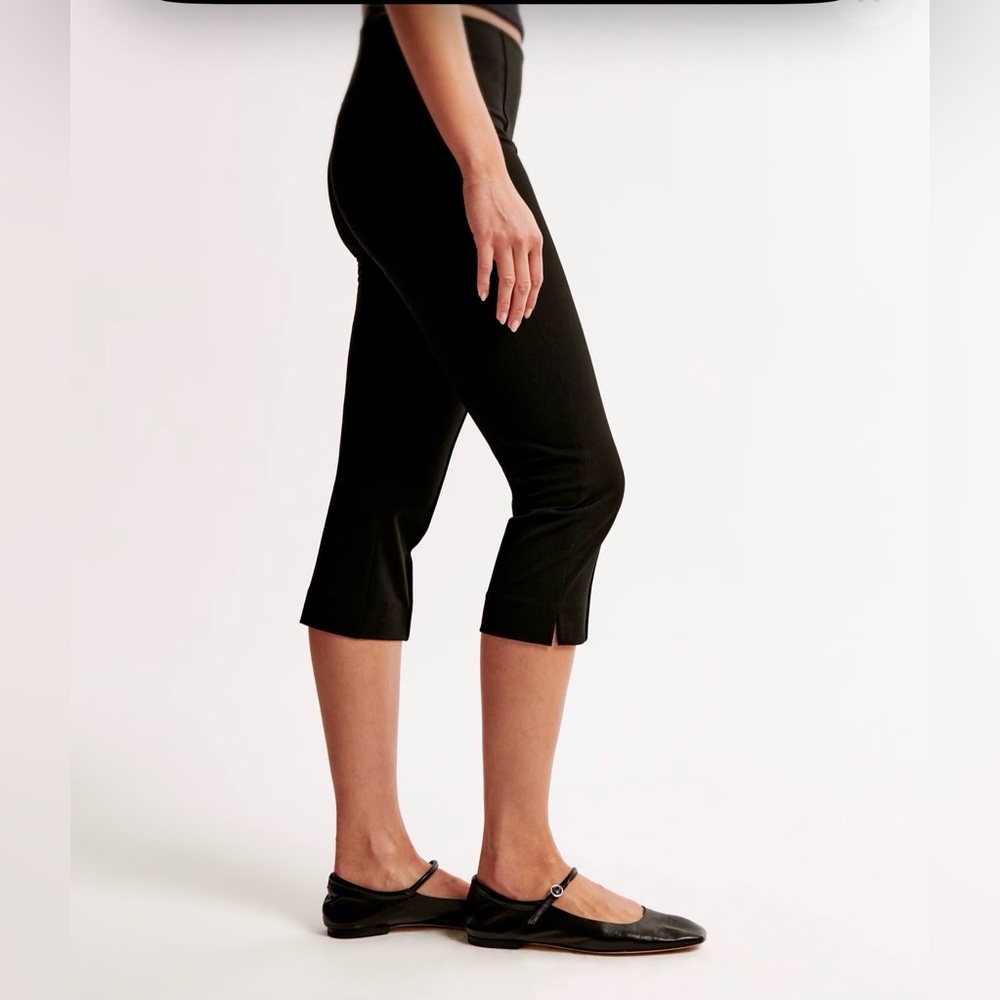 Abercrombie & Fitch Black Capri Pants - Picture 3 of 8